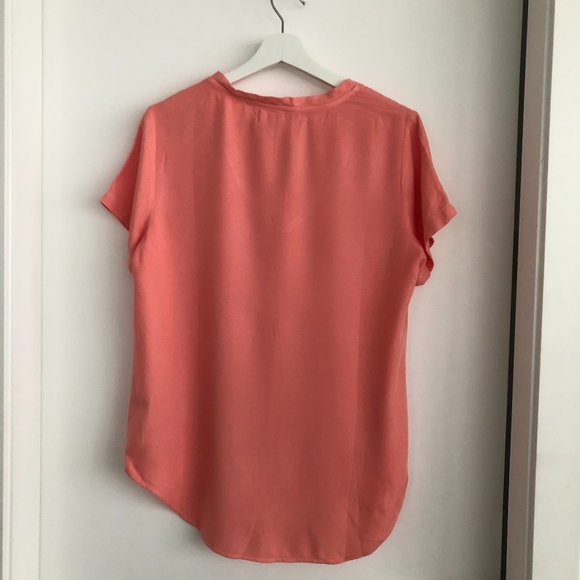 Anthropologie | Cloth & Stone V Neck Tee in Salmon Pink - Picture 5 of 7